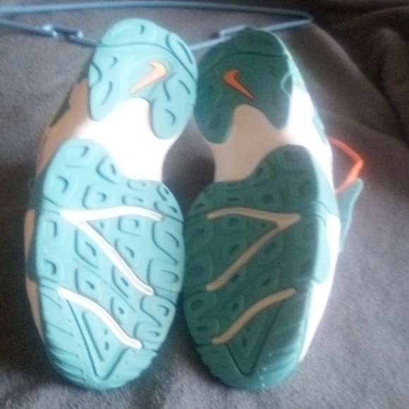 NIKE AIR Shoes - Picture 4 of 4